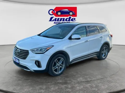 White 2019 Hyundai Santa Fe XL Limited Ultimate Sport Utility 4D for sale in Wadena, MN