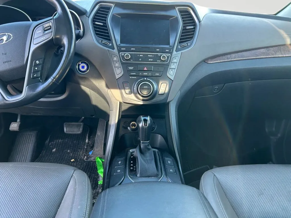 Hyundai Santa Fe XL photo 14