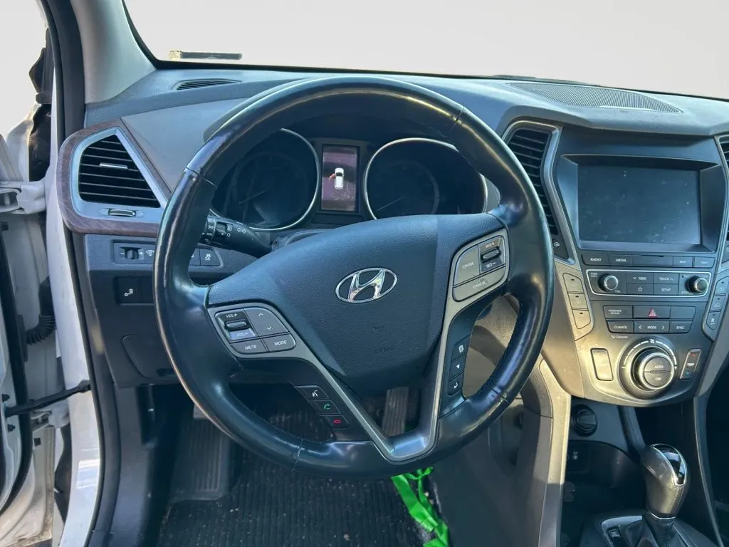 Hyundai Santa Fe XL photo 11