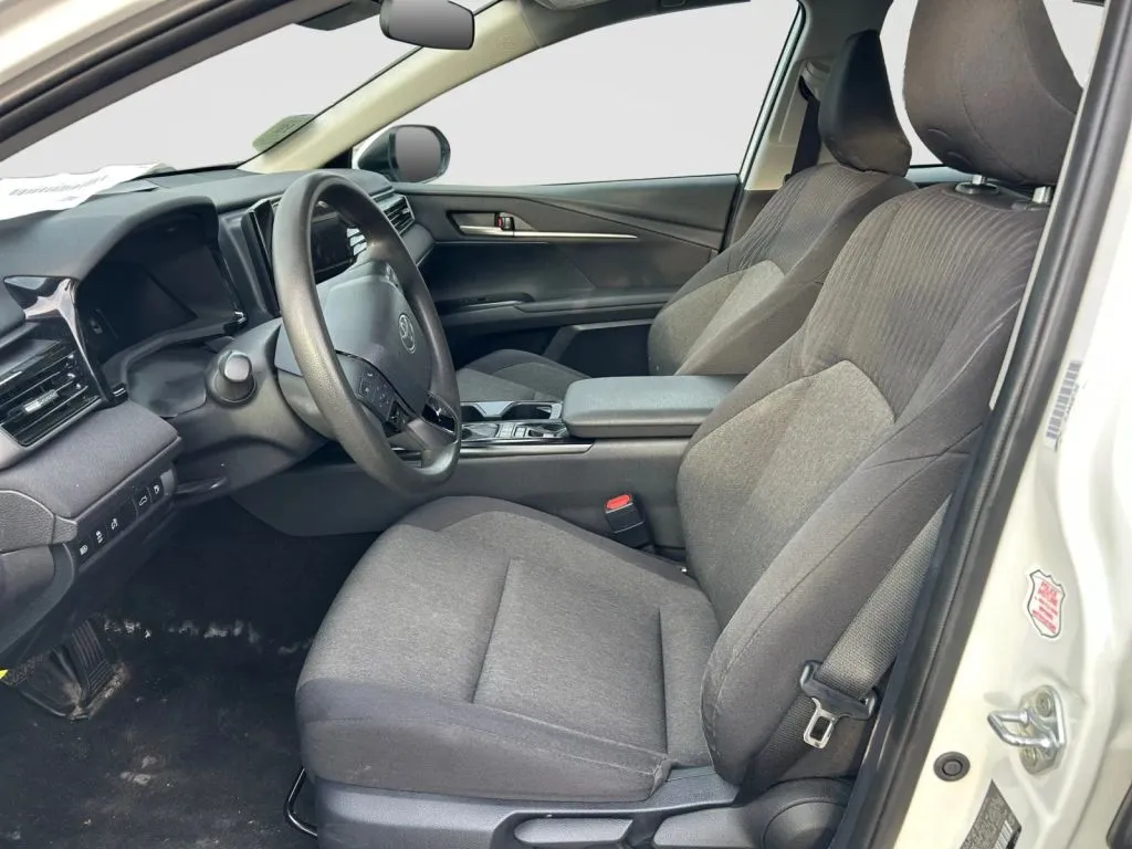 Toyota Camry photo 6