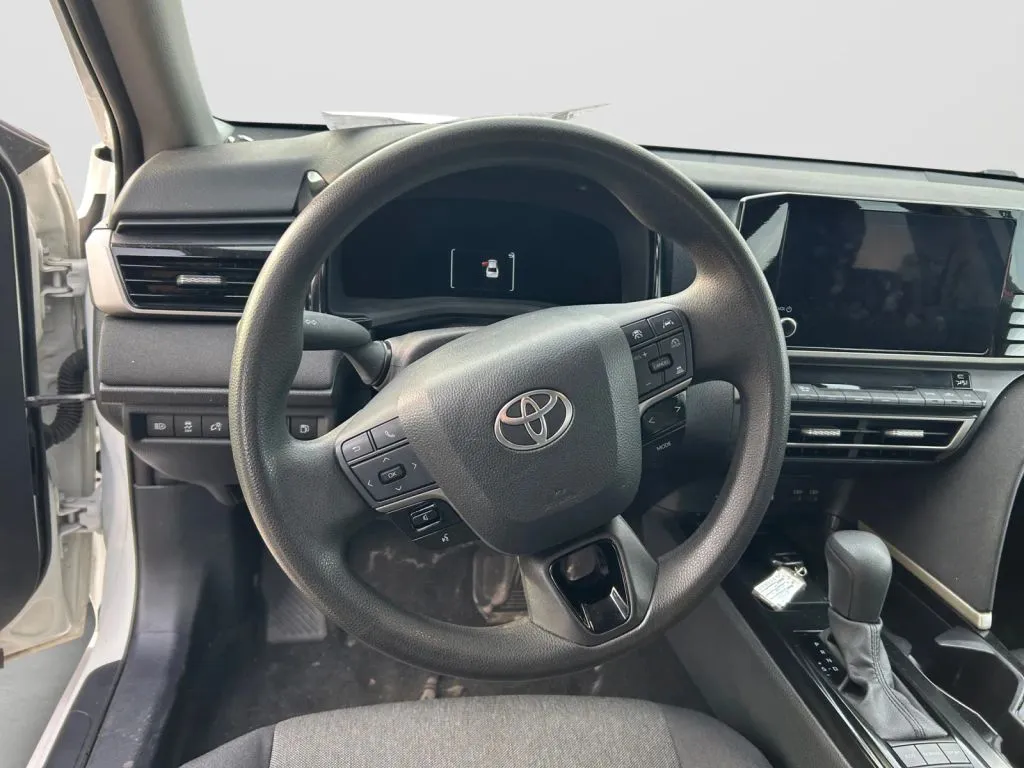 Toyota Camry photo 7