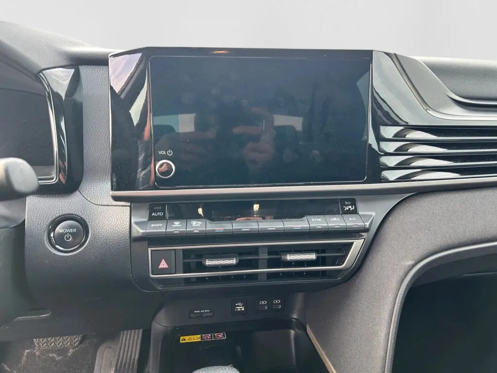 Toyota Camry photo 8
