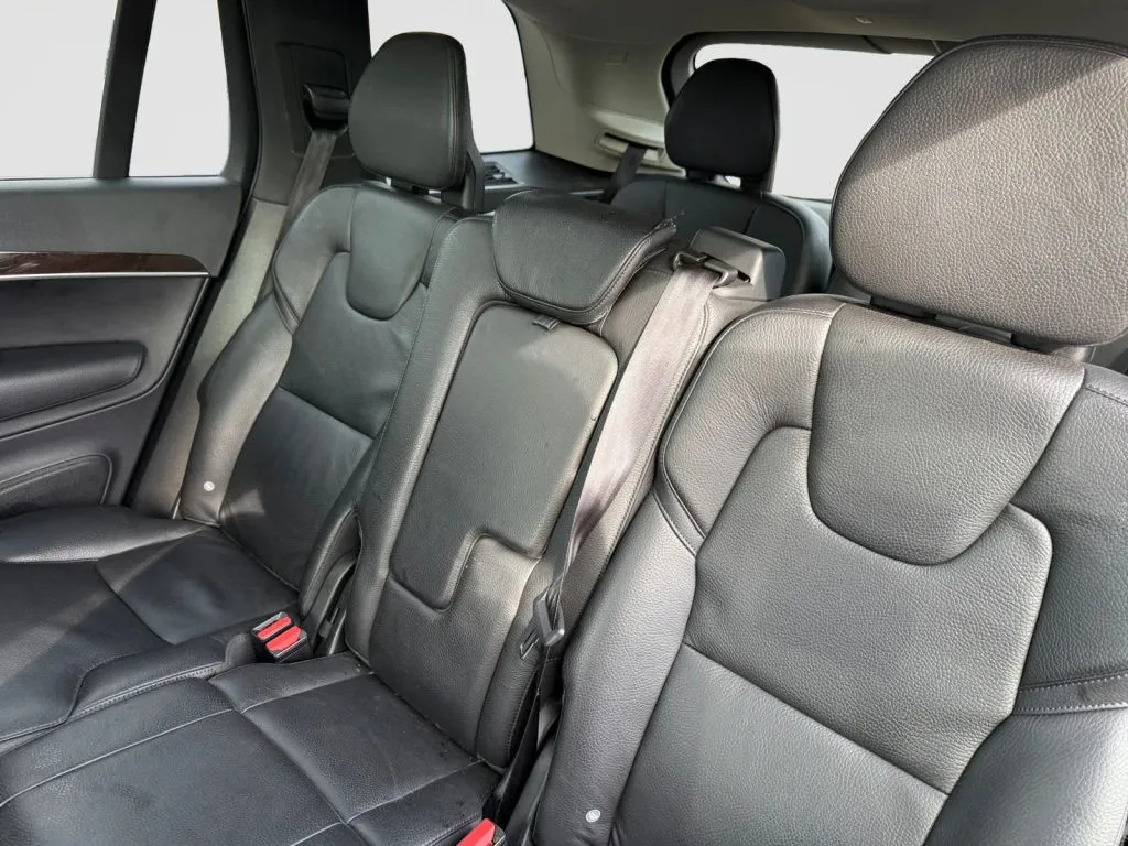 Volvo XC90 photo 8