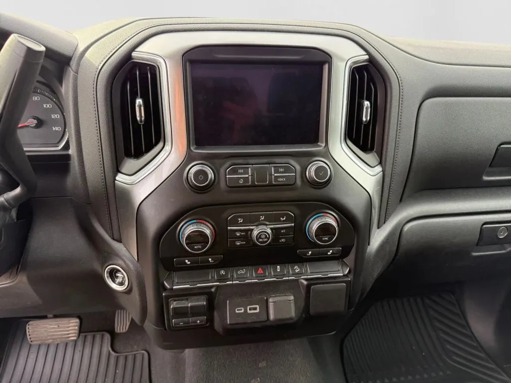Chevrolet Silverado photo 7