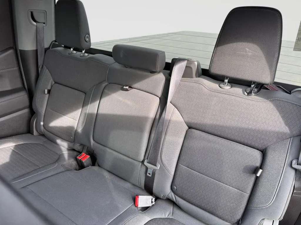 Chevrolet Silverado photo 8