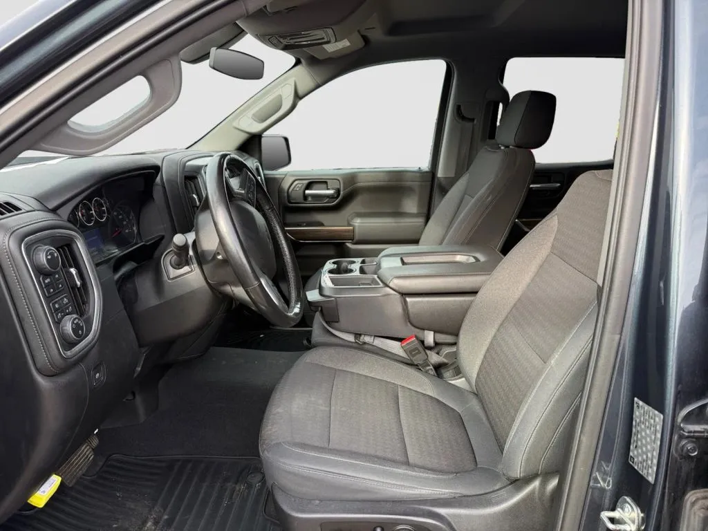 Chevrolet Silverado photo 5