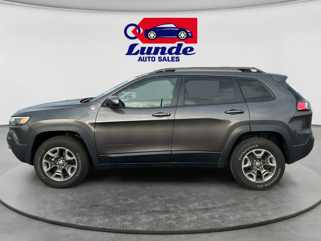 Jeep Cherokee photo 2