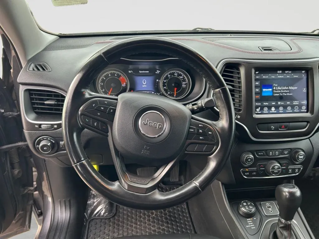 Jeep Cherokee photo 6