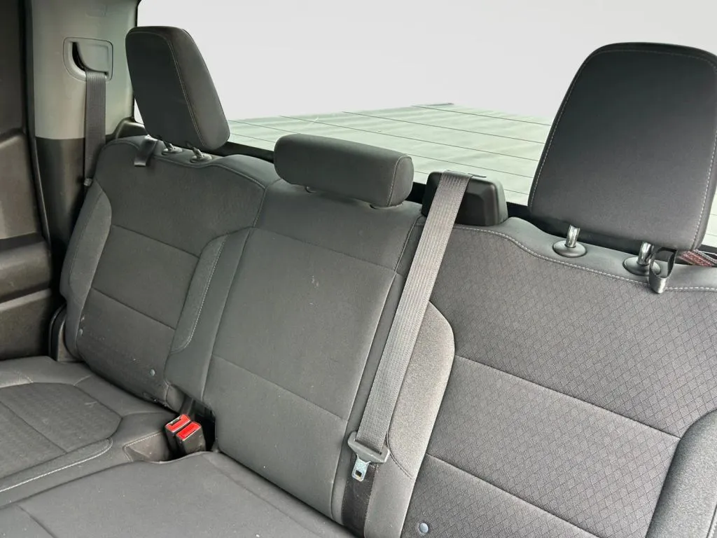 Chevrolet Silverado photo 8