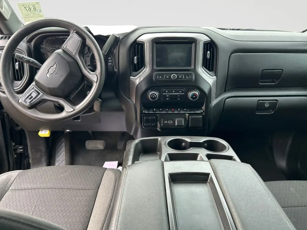 Chevrolet Silverado photo 9