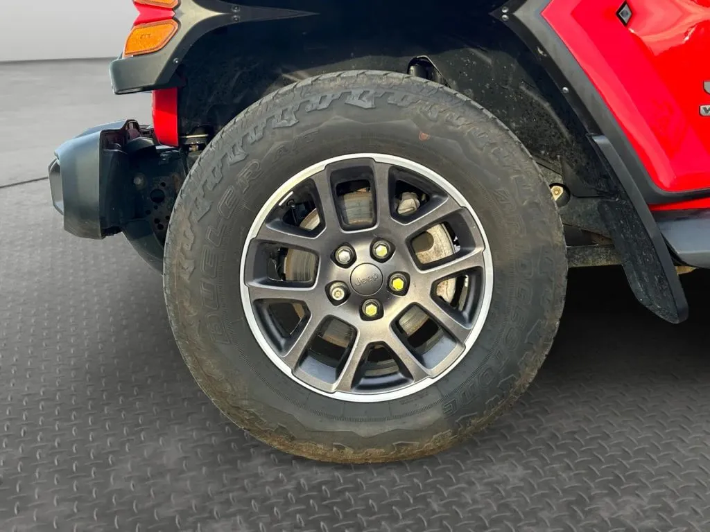 Jeep Wrangler photo 9