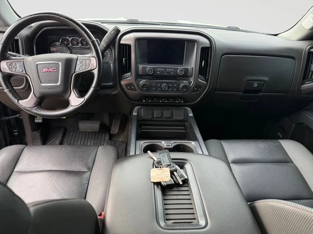 GMC Sierra photo 9