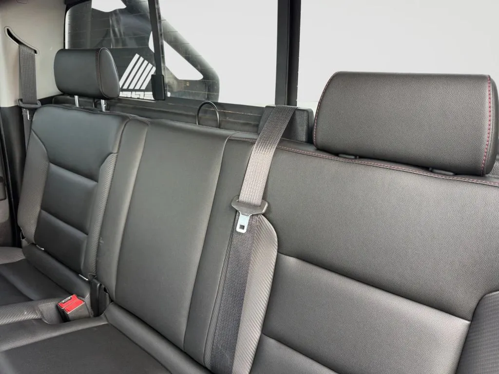 GMC Sierra photo 8