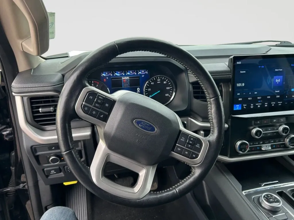 Ford Expedition MAX photo 7