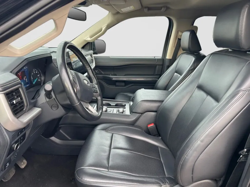 Ford Expedition MAX photo 6