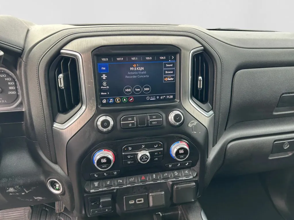 GMC Sierra photo 7
