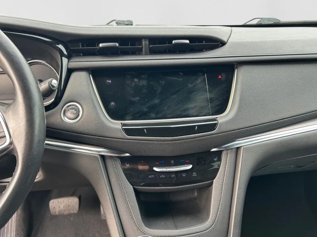 Cadillac XT5 photo 8