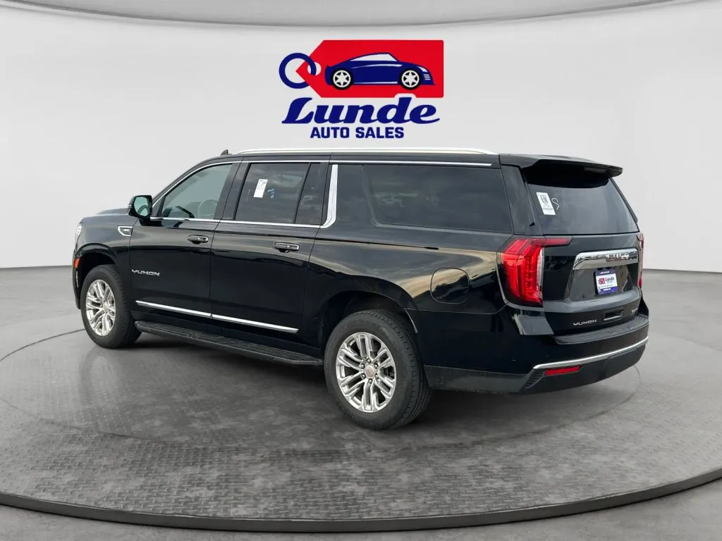 GMC Yukon XL photo 3