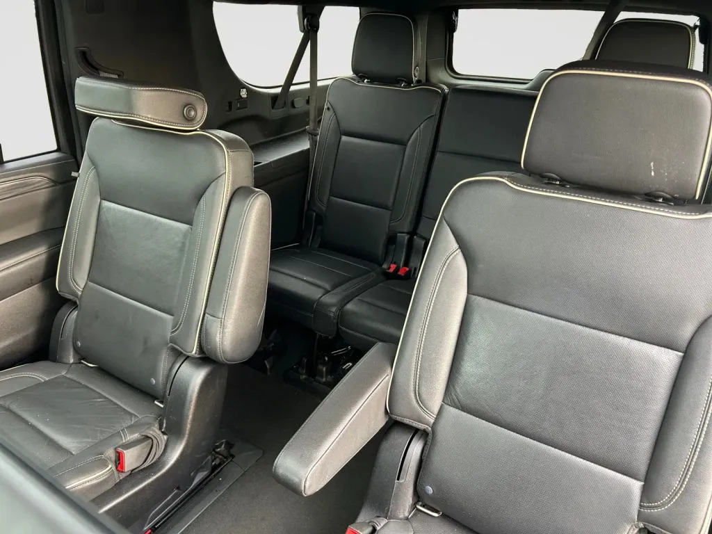 GMC Yukon XL photo 9