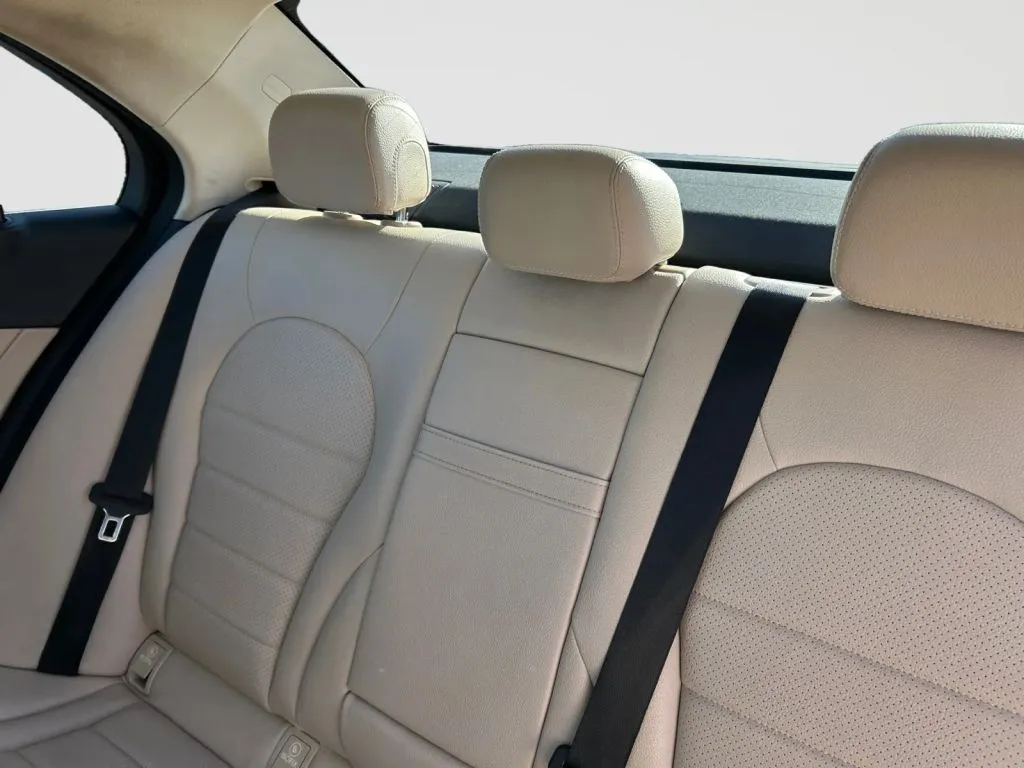 Mercedes-Benz C-Class photo 13