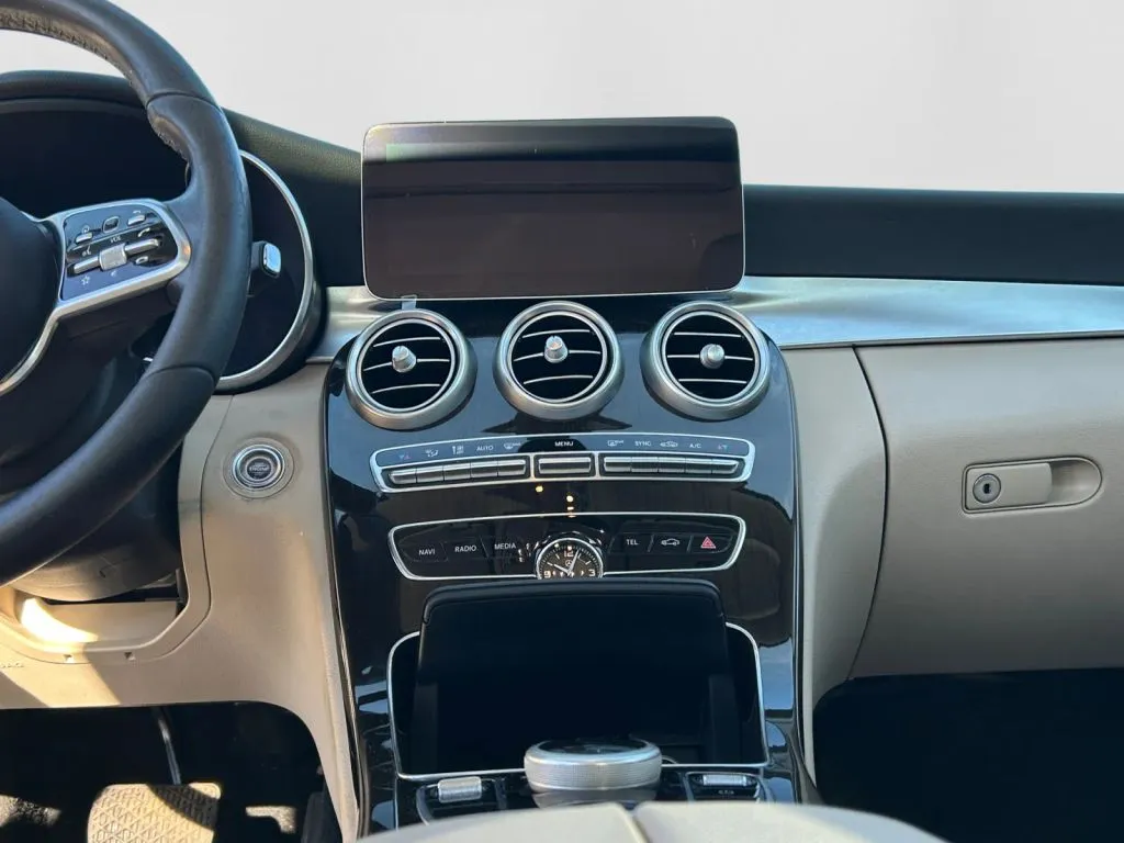 Mercedes-Benz C-Class photo 12