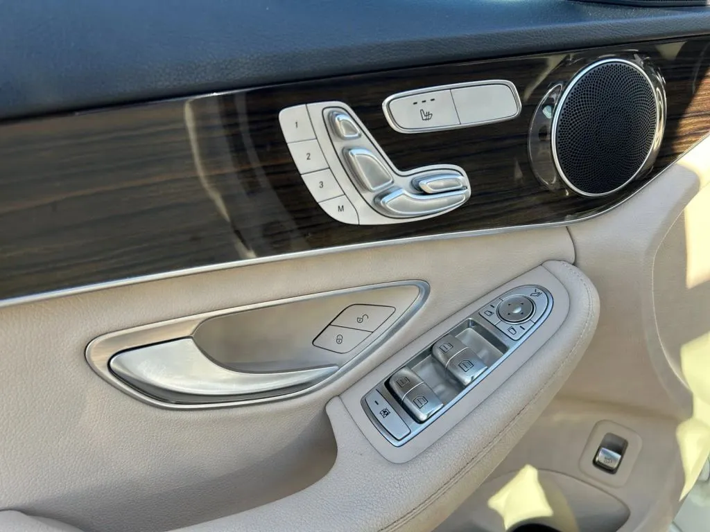 Mercedes-Benz C-Class photo 17
