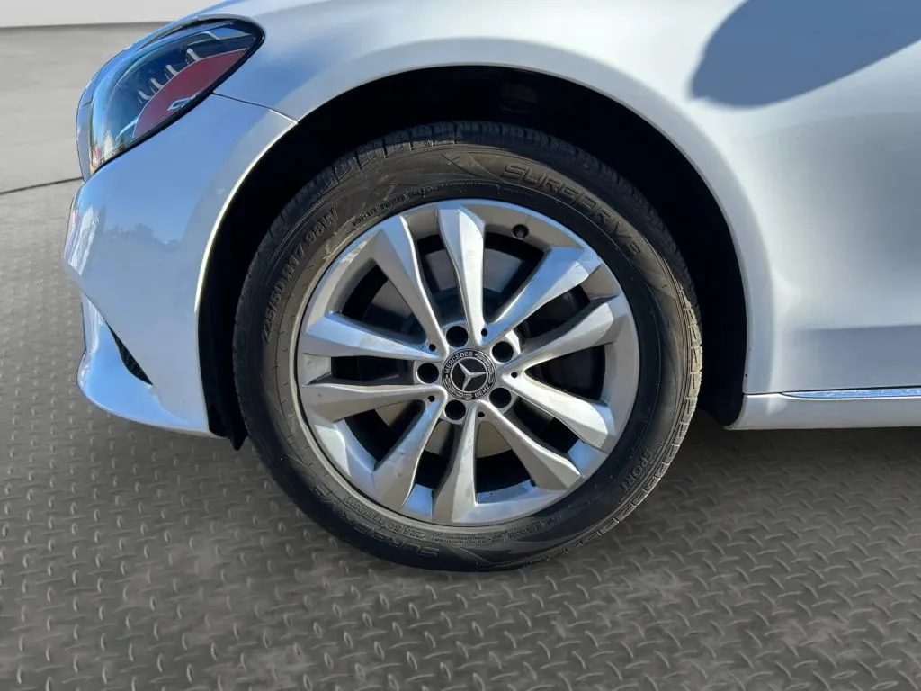 Mercedes-Benz C-Class photo 9