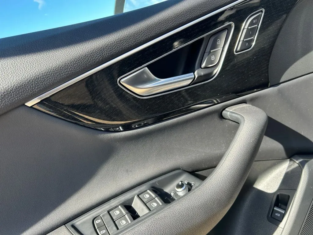 Audi Q7 photo 17