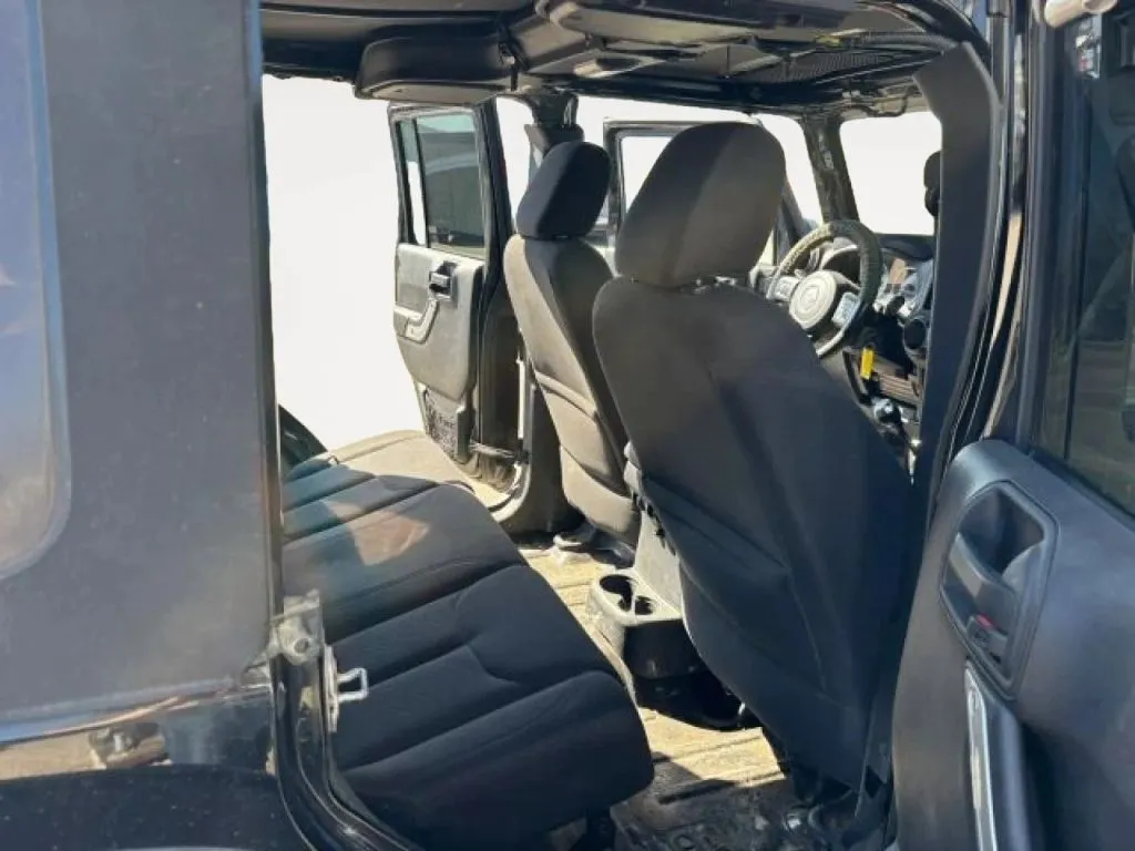 Jeep Wrangler photo 15