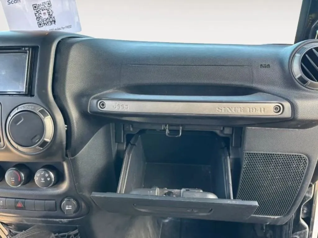Jeep Wrangler photo 19