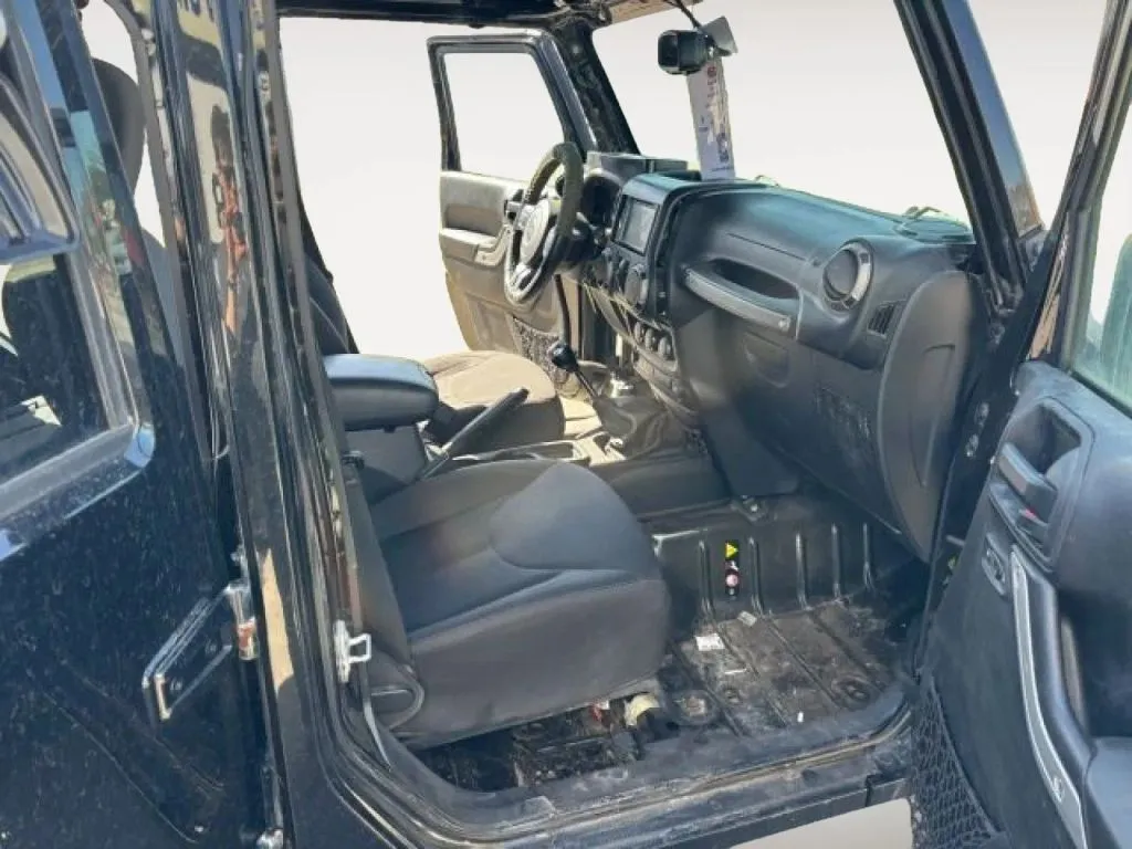 Jeep Wrangler photo 18