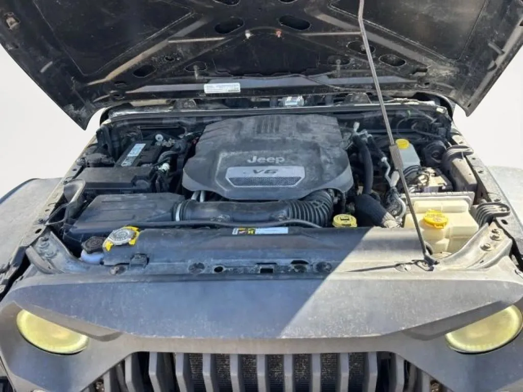 Jeep Wrangler photo 22