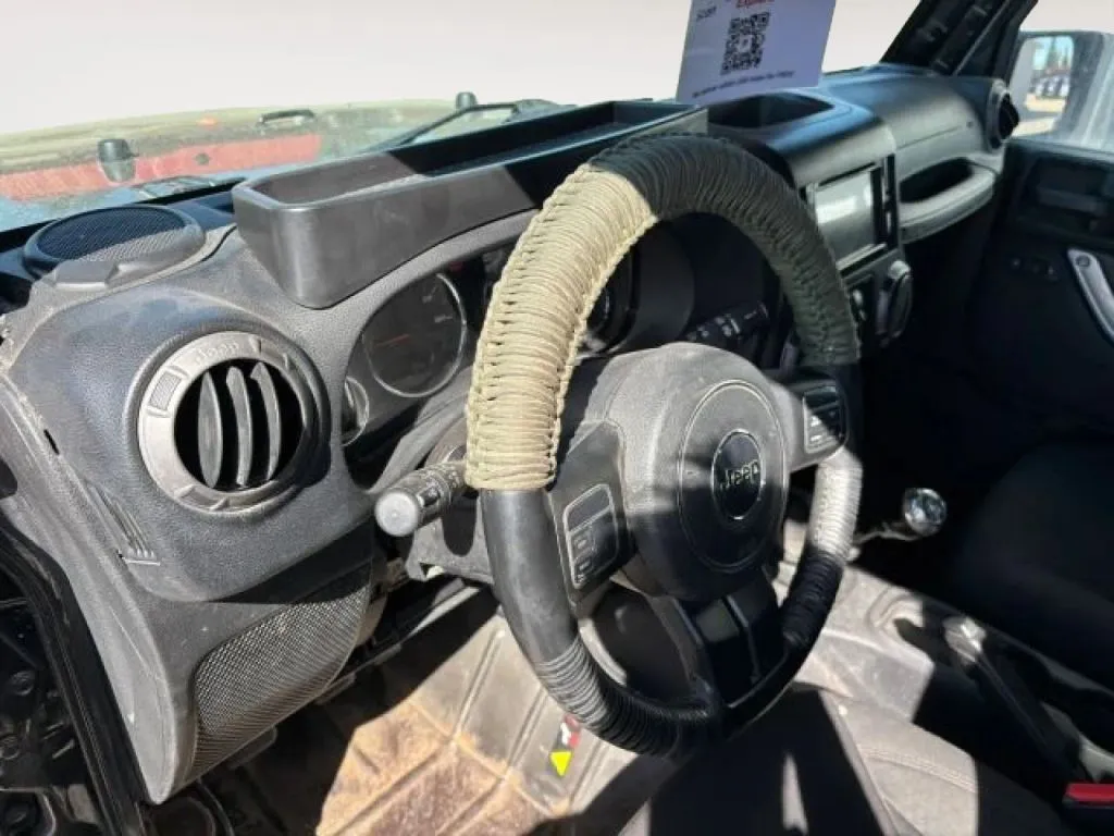 Jeep Wrangler photo 11