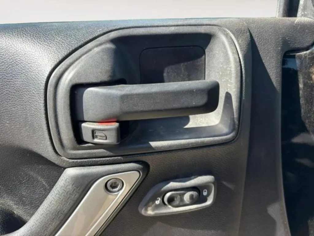 Jeep Wrangler photo 10