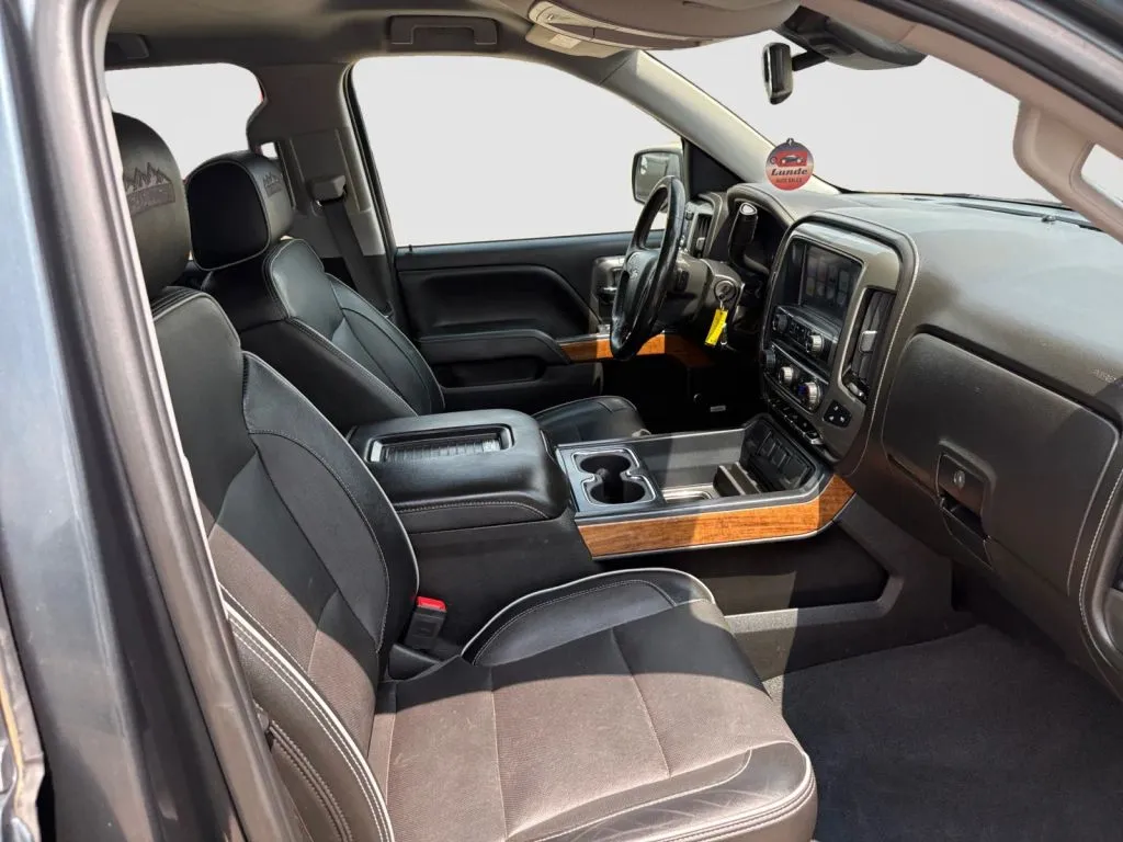 Chevrolet Silverado photo 15