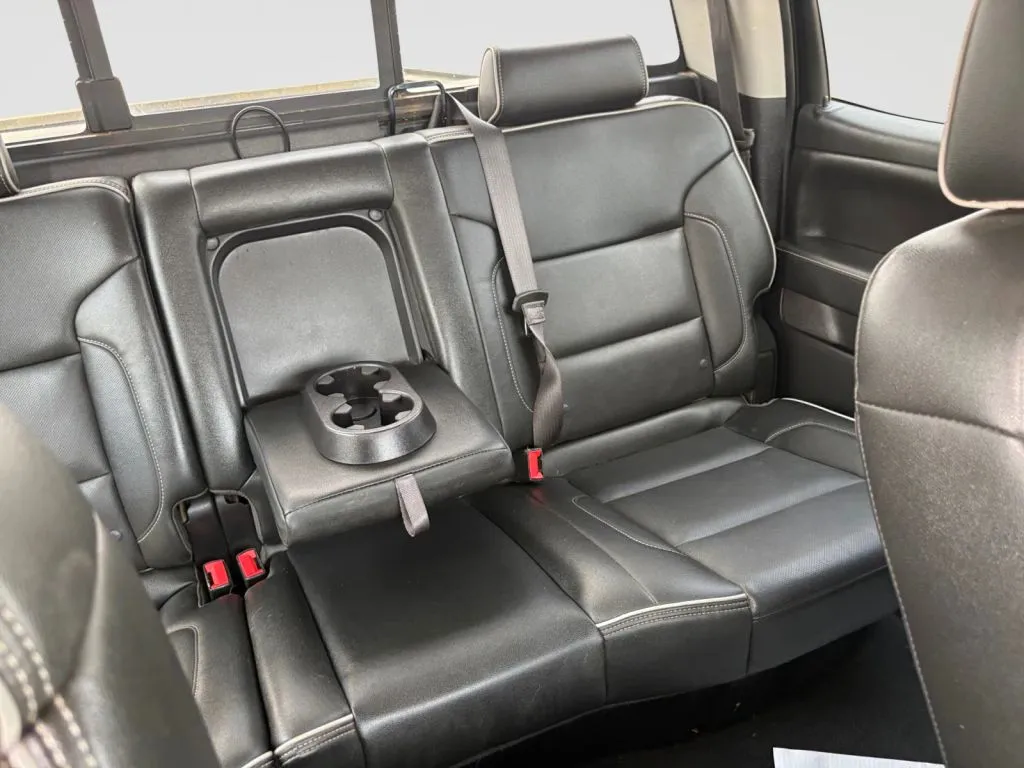 Chevrolet Silverado photo 18