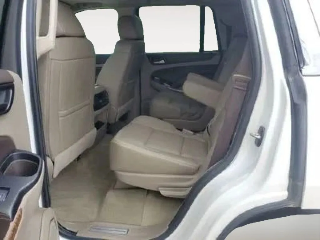 Chevrolet Tahoe photo 11