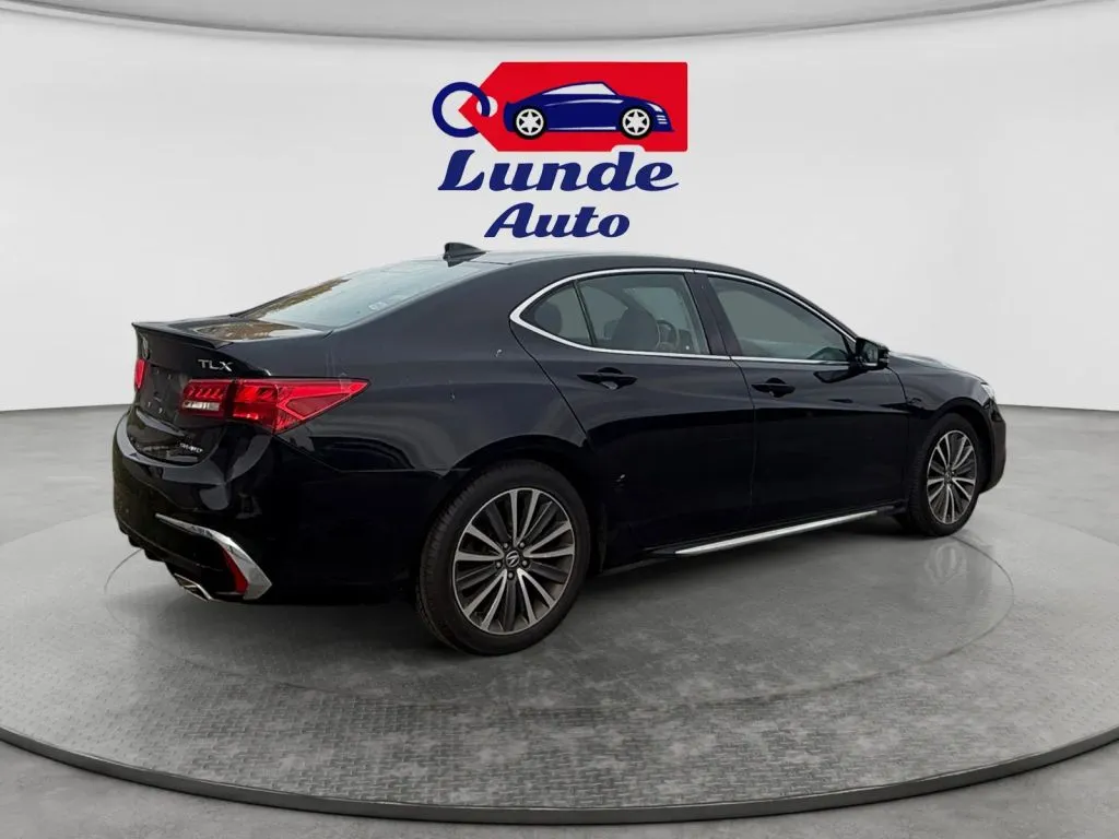 Acura TLX photo 5