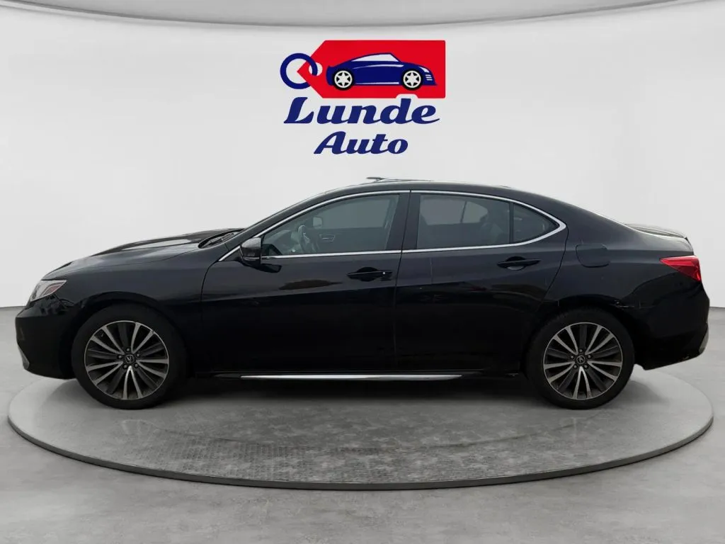 Acura TLX photo 2