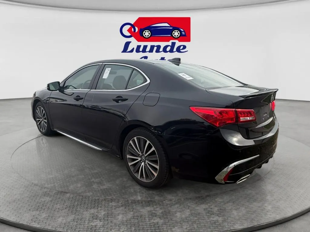 Acura TLX photo 3