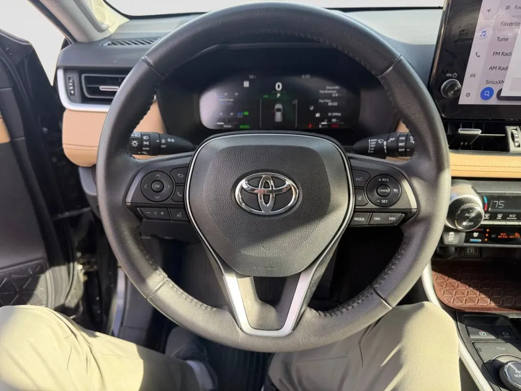 Toyota RAV4 photo 9