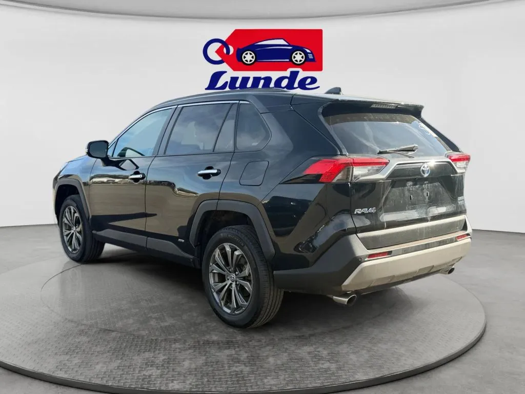 Toyota RAV4 photo 3