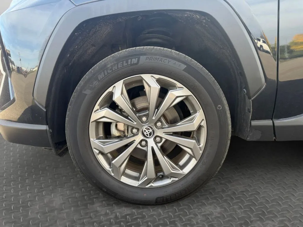Toyota RAV4 photo 7