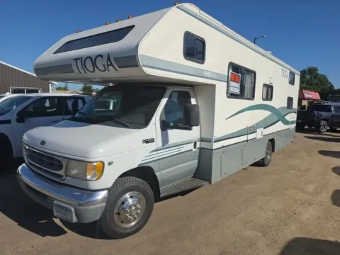 White 1999 Ford E250 Vans Econoline Cargo Van for sale in Wadena, MN