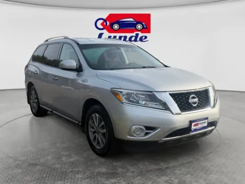 More photos of 2016 Nissan Pathfinder S Sport Utility 4D at Lunde Auto Sales - Wadena, MN