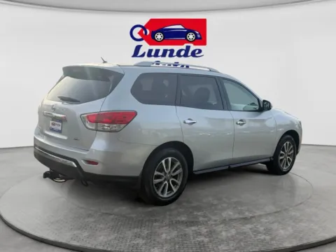 More photos of 2016 Nissan Pathfinder S Sport Utility 4D at Lunde Auto Sales - Wadena, MN