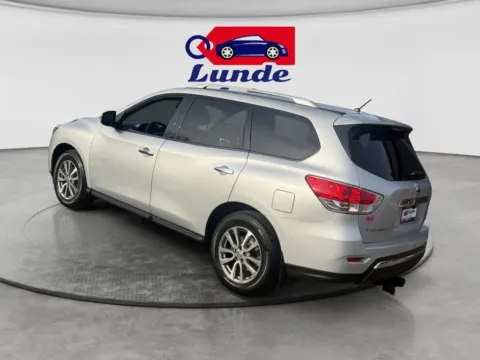 Photos of 2016 Nissan Pathfinder S Sport Utility 4D for sale in Wadena, MN at Lunde Auto Sales - Wadena