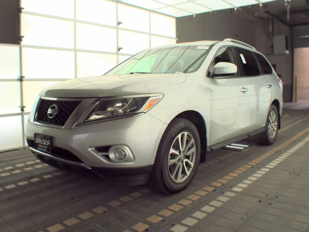 2016 Nissan Pathfinder S Sport Utility 4D for sale in Wadena, MN