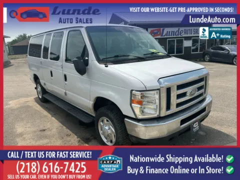 Another view of 2014 Ford E350 Super Duty Passenger XLT Van 3D for sale in Wadena, MN at Lunde Auto Sales