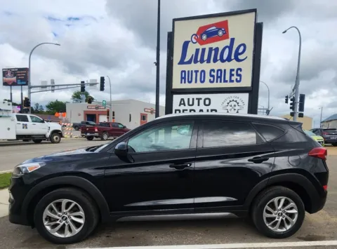 Black 2016 Hyundai Tucson SE Sport Utility 4D for sale in Wadena, MN